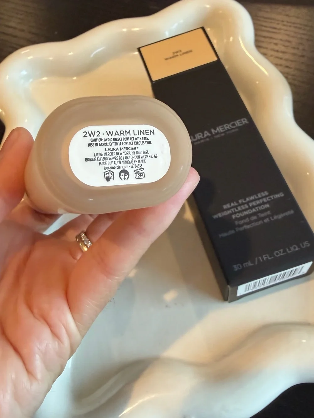 NIB 2W2 Laura Mercier Real Flawless Weightless Perfecting Foundation